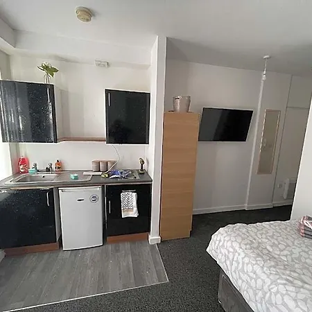 Hotel Bv Comfy Budget At Quebec Street