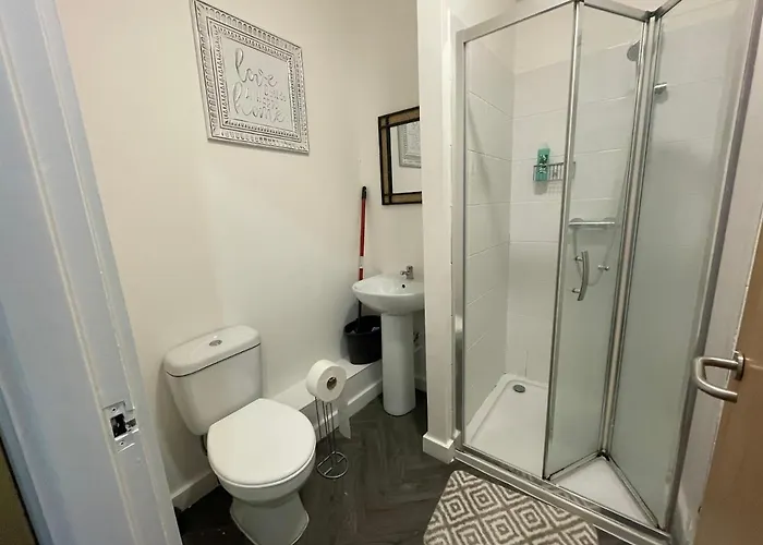 Hotel Bv Comfy Budget At Quebec Street