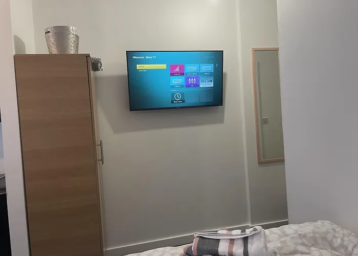 Bv Comfy Budget At Quebec Street Bradford (West Yorkshire)